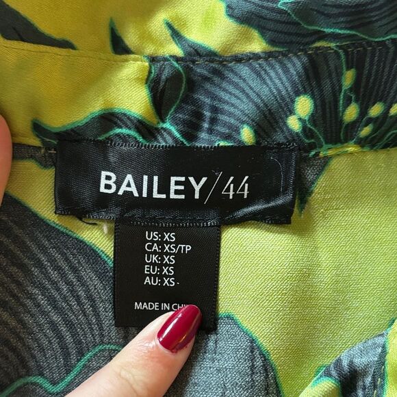 Bailey 44 Lime and Charcoal Floral Top - Picture 2 of 8